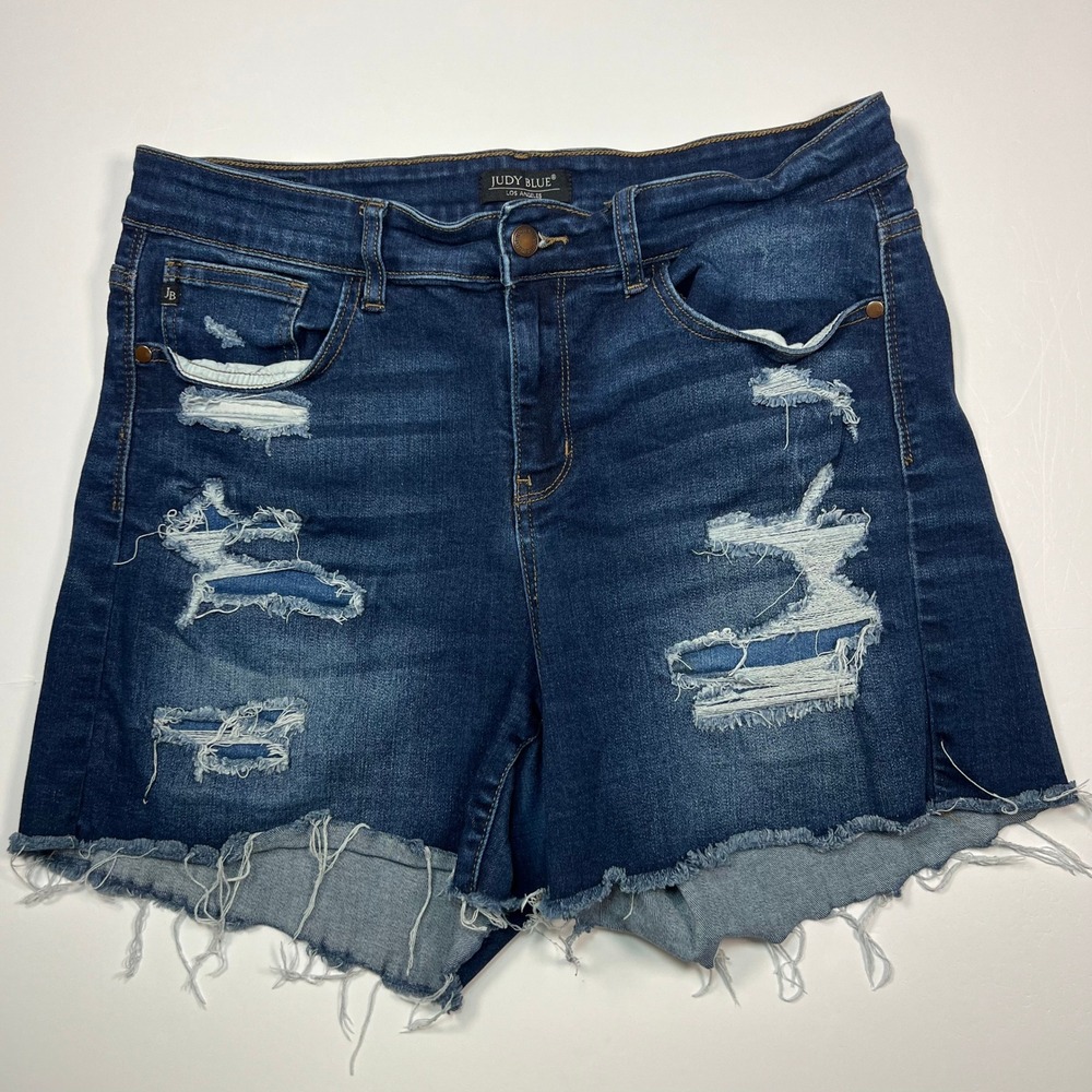 Judy Blue Denim Shorts Womens 1XL Dark Wash Distressed Frayed Hem‎ Stretch